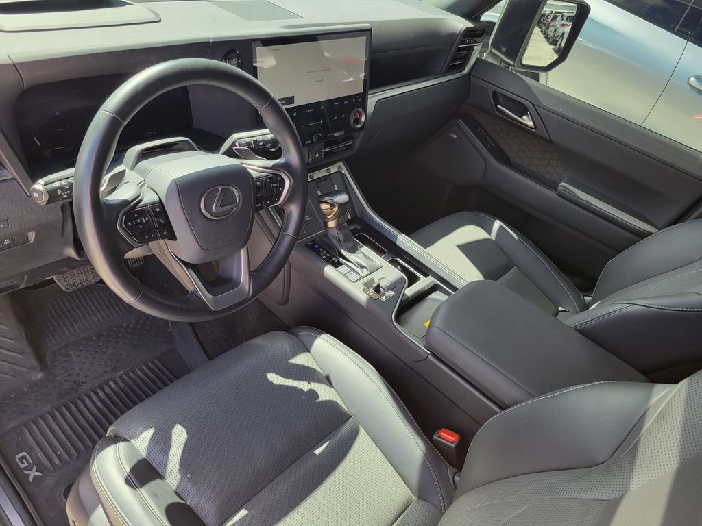 Used 2024 Lexus GX 550 w/ Accessory Package (31) AWD/4WD image 24