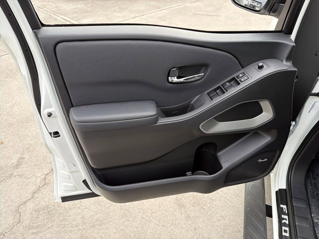 Used 2024 Nissan Frontier SV w/ SV Convenience Package image 16