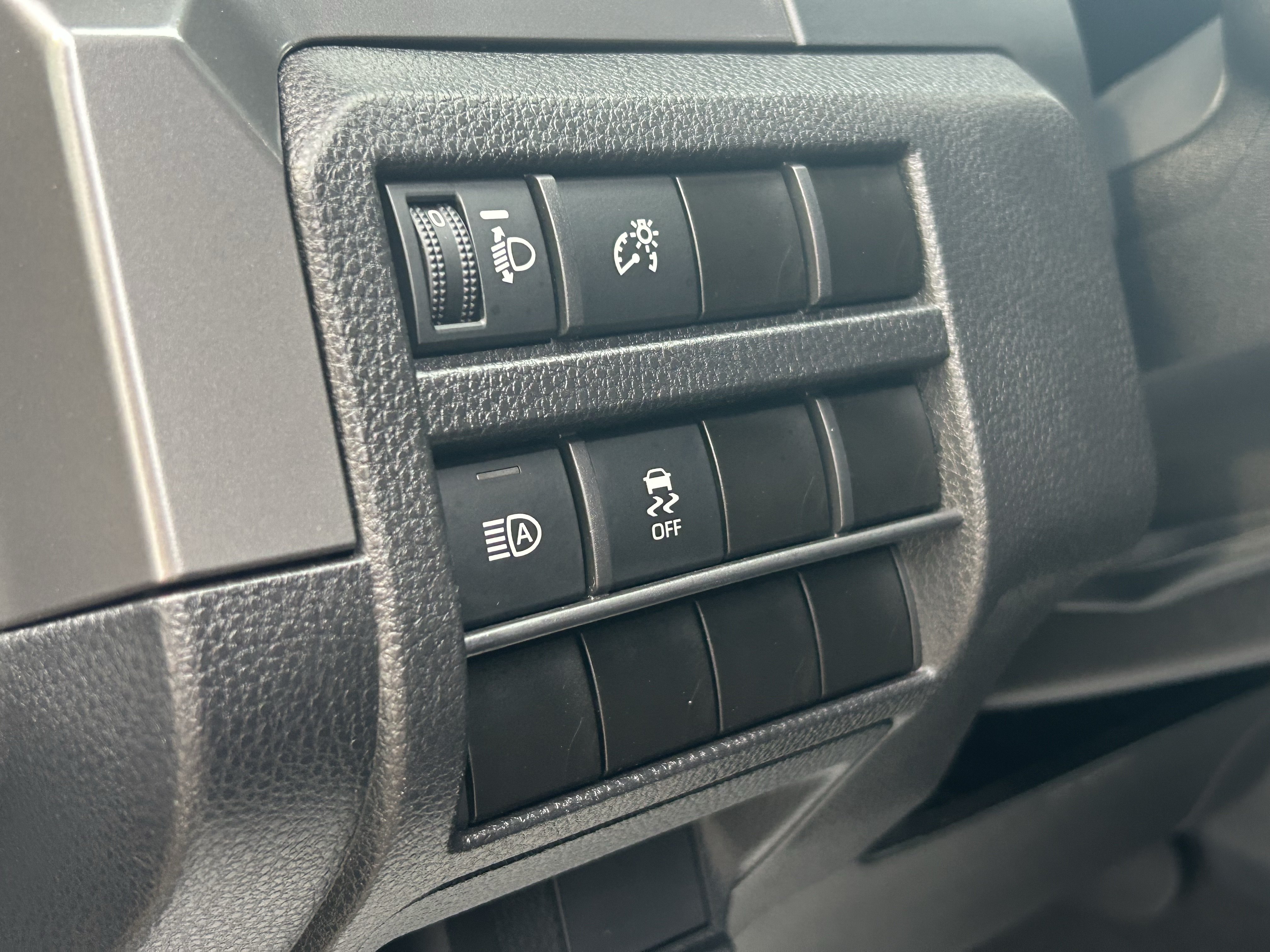 Certified 2024 Toyota Tacoma SR5 AWD/4WD image 15