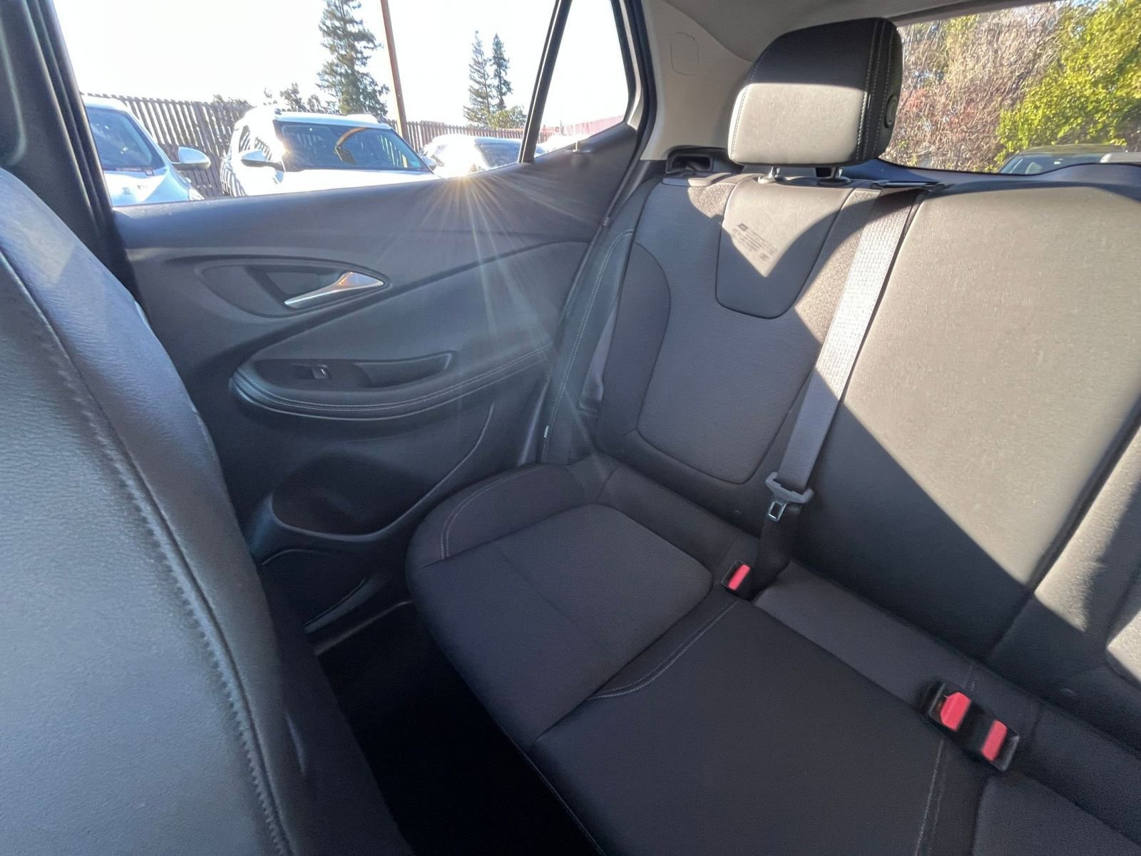 Used 2025 Buick Encore GX Preferred image 38