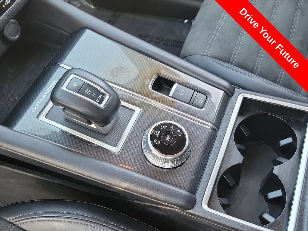 Used 2023 Mitsubishi Outlander SE FWD image 16