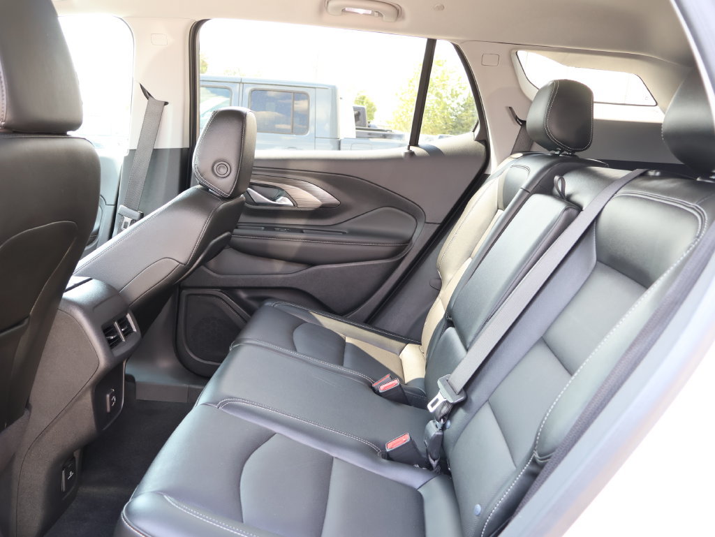 Used 2023 GMC Terrain SLT AWD/4WD image 17