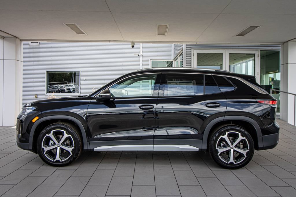 New 2026 Volkswagen Tiguan SE FWD image 13