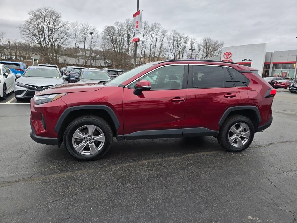 Used 2023 Toyota RAV4 XLE AWD/4WD image 3