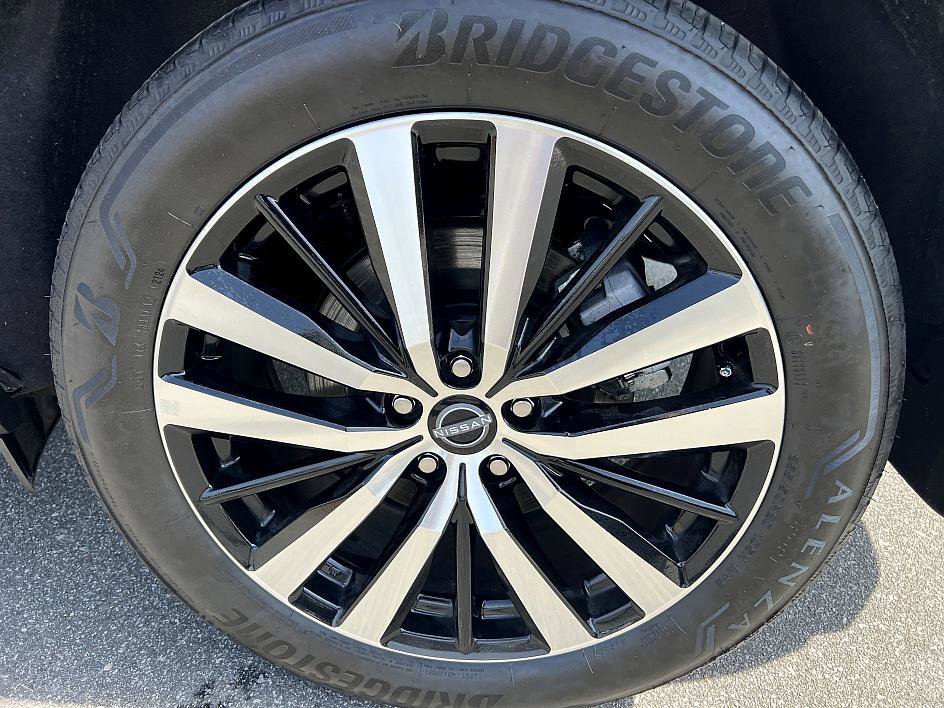 Certified 2024 Nissan Pathfinder Platinum w/ Cargo Package image 10