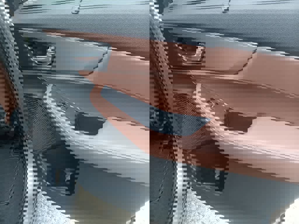 Used 2023 Acura MDX SH-AWD w/ Technology Package image 23