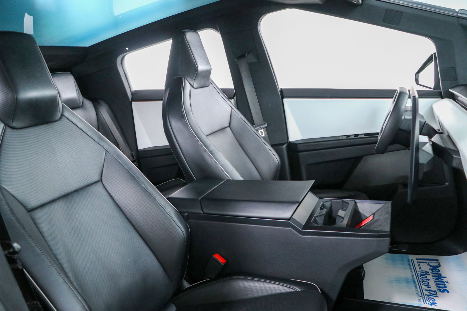 Used 2024 Tesla Cybertruck AWD Crew Cab image 24