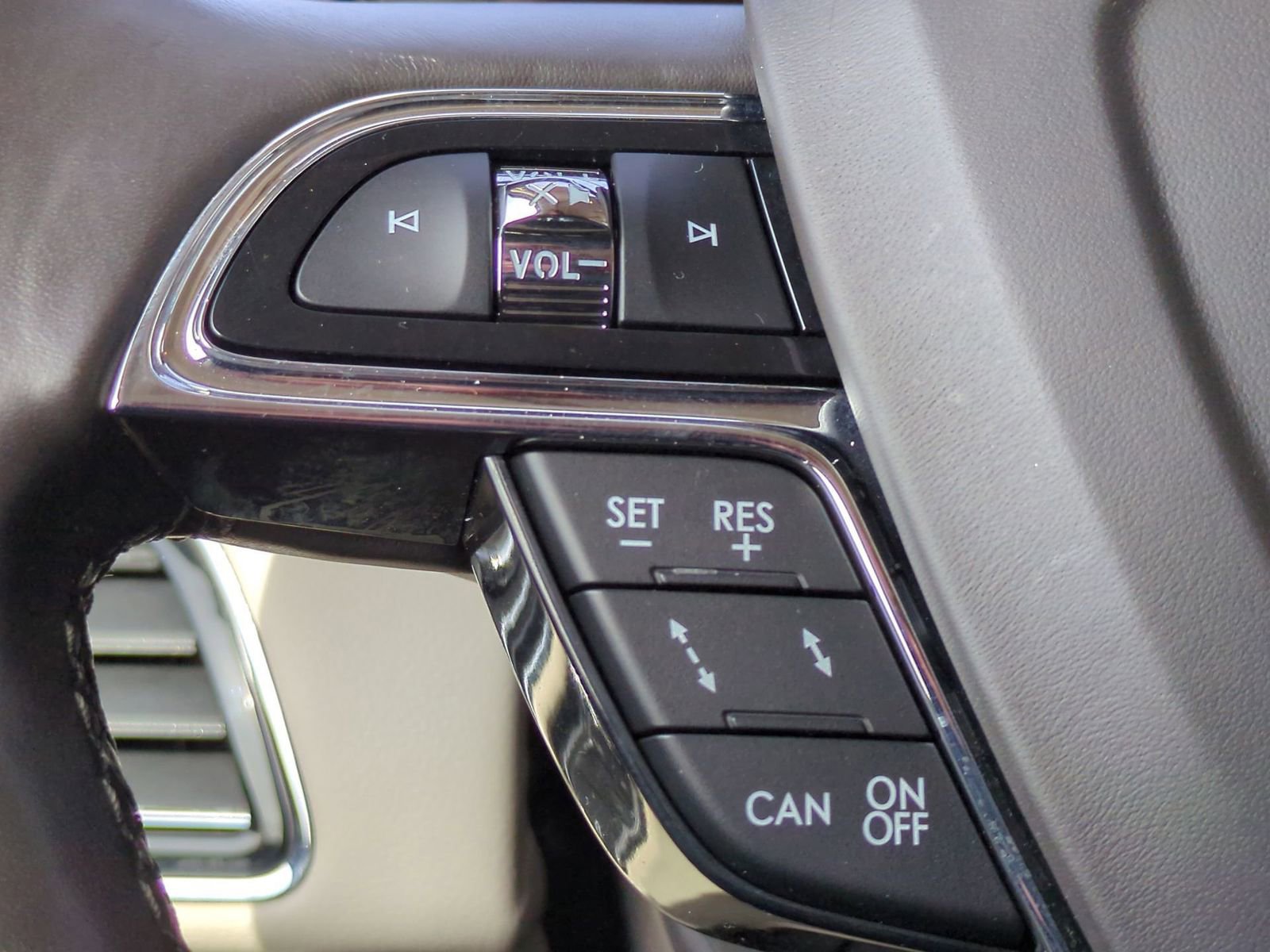 Used 2018 Lincoln Navigator L Reserve w/ Technology Package image 32