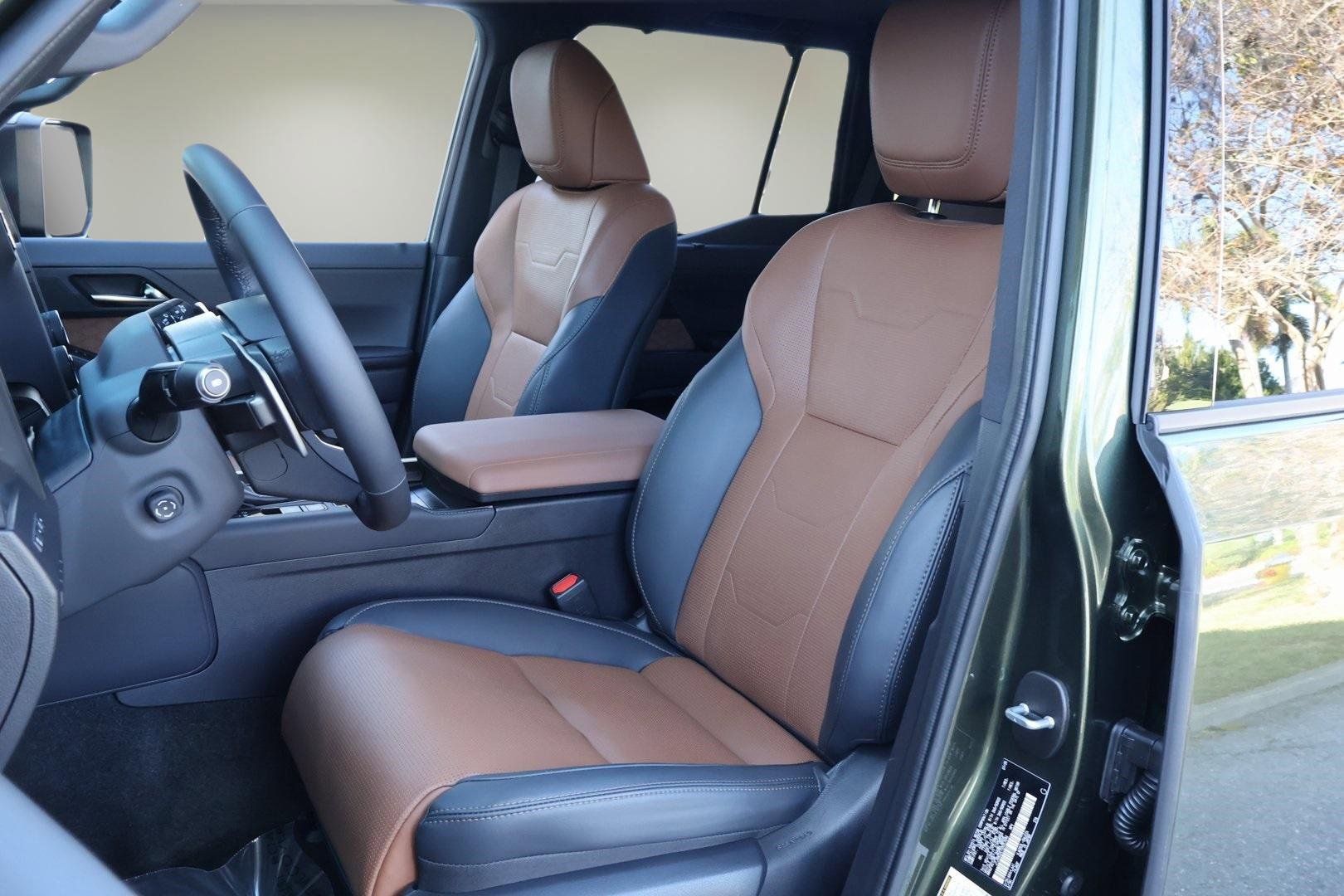 Used 2025 Lexus GX 550 image 12