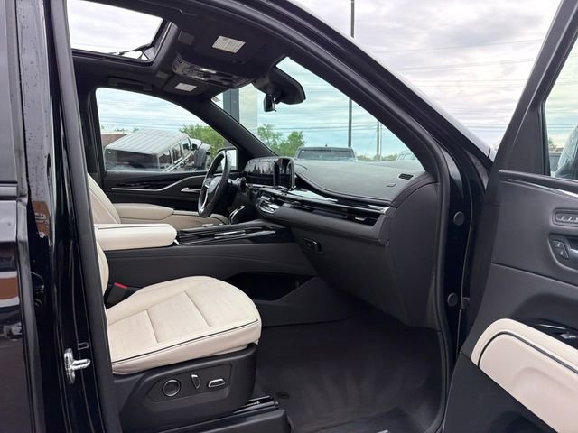 Used 2024 Cadillac Escalade ESV Sport image 33