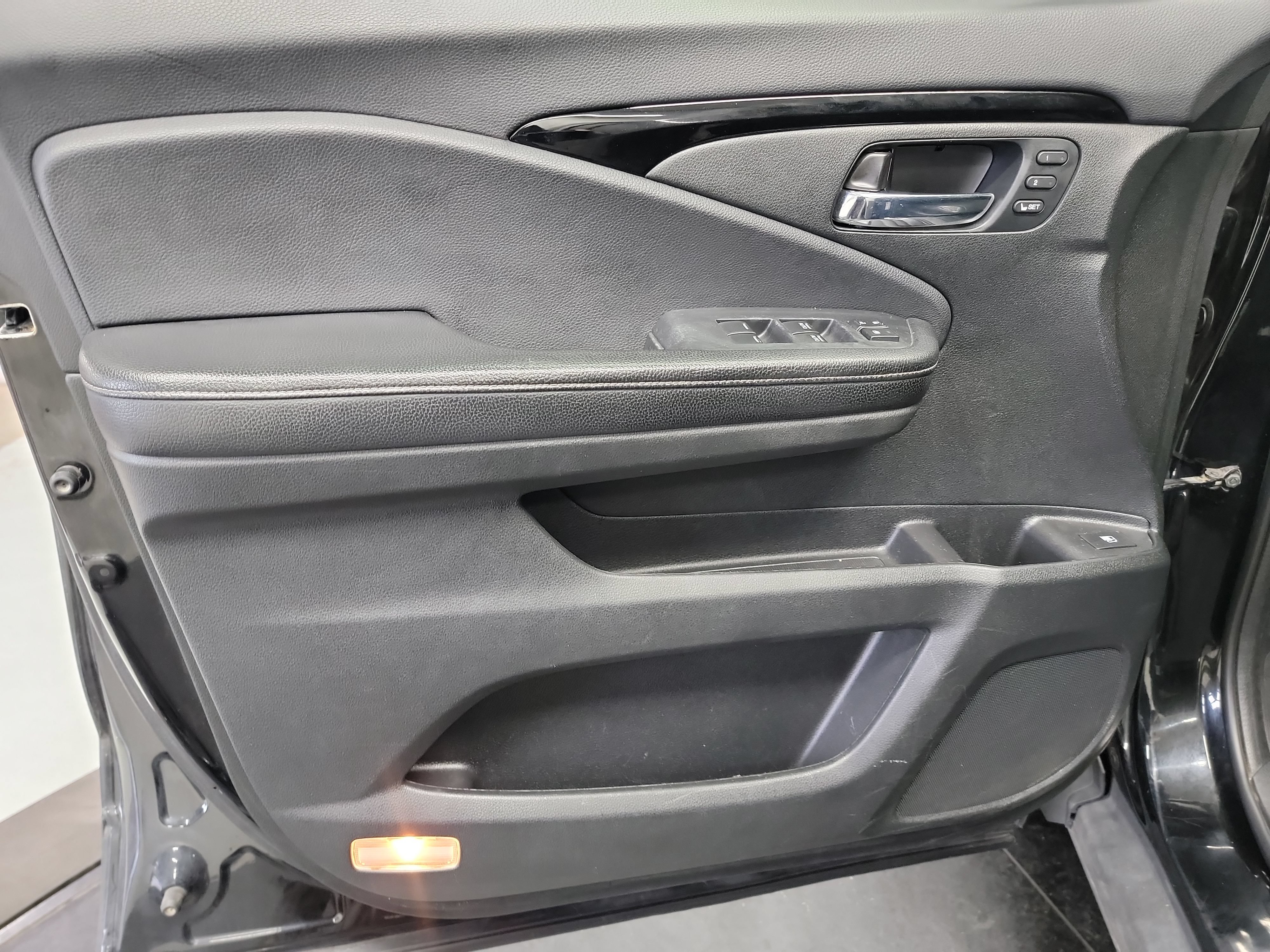 Used 2017 Honda Ridgeline RTL-E image 13