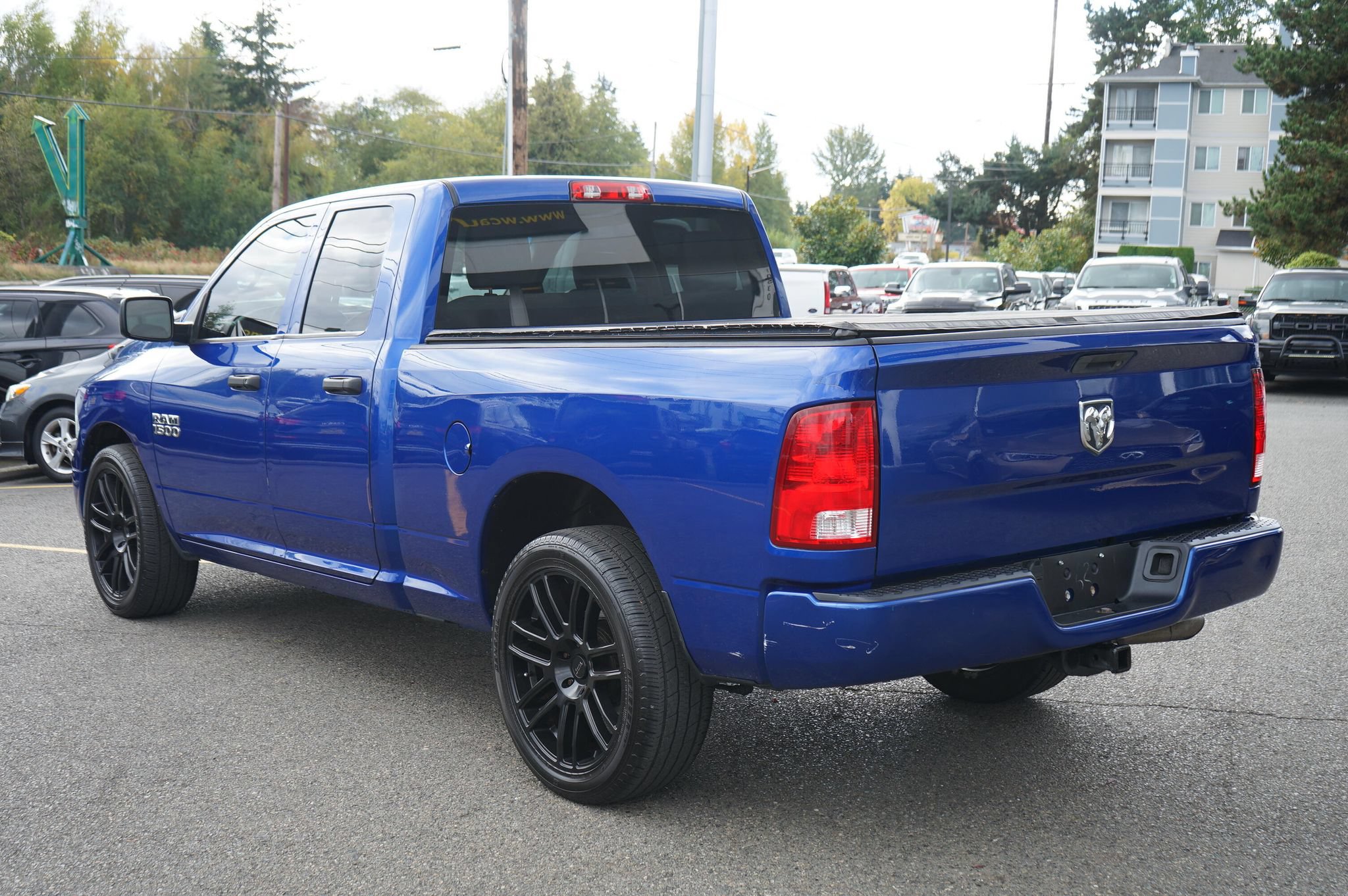 Used 2014 RAM 1500 ST RWD image 3