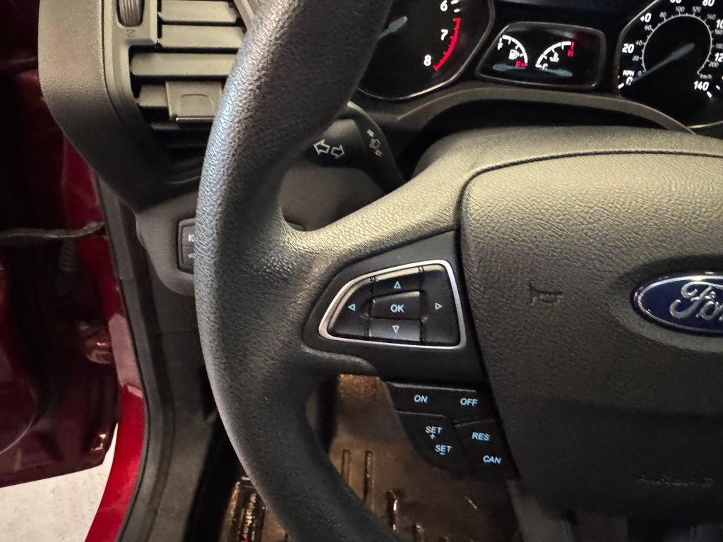 Used 2019 Ford Escape SE FWD image 9