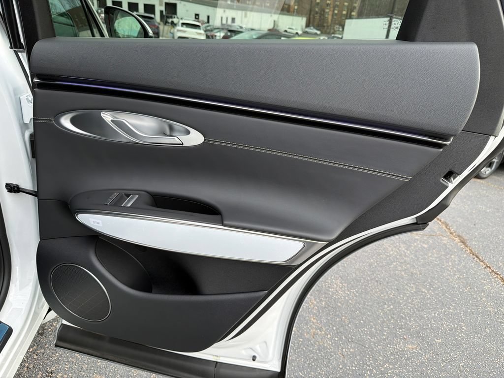 New 2026 Genesis GV70 2.5T Select AWD/4WD image 16
