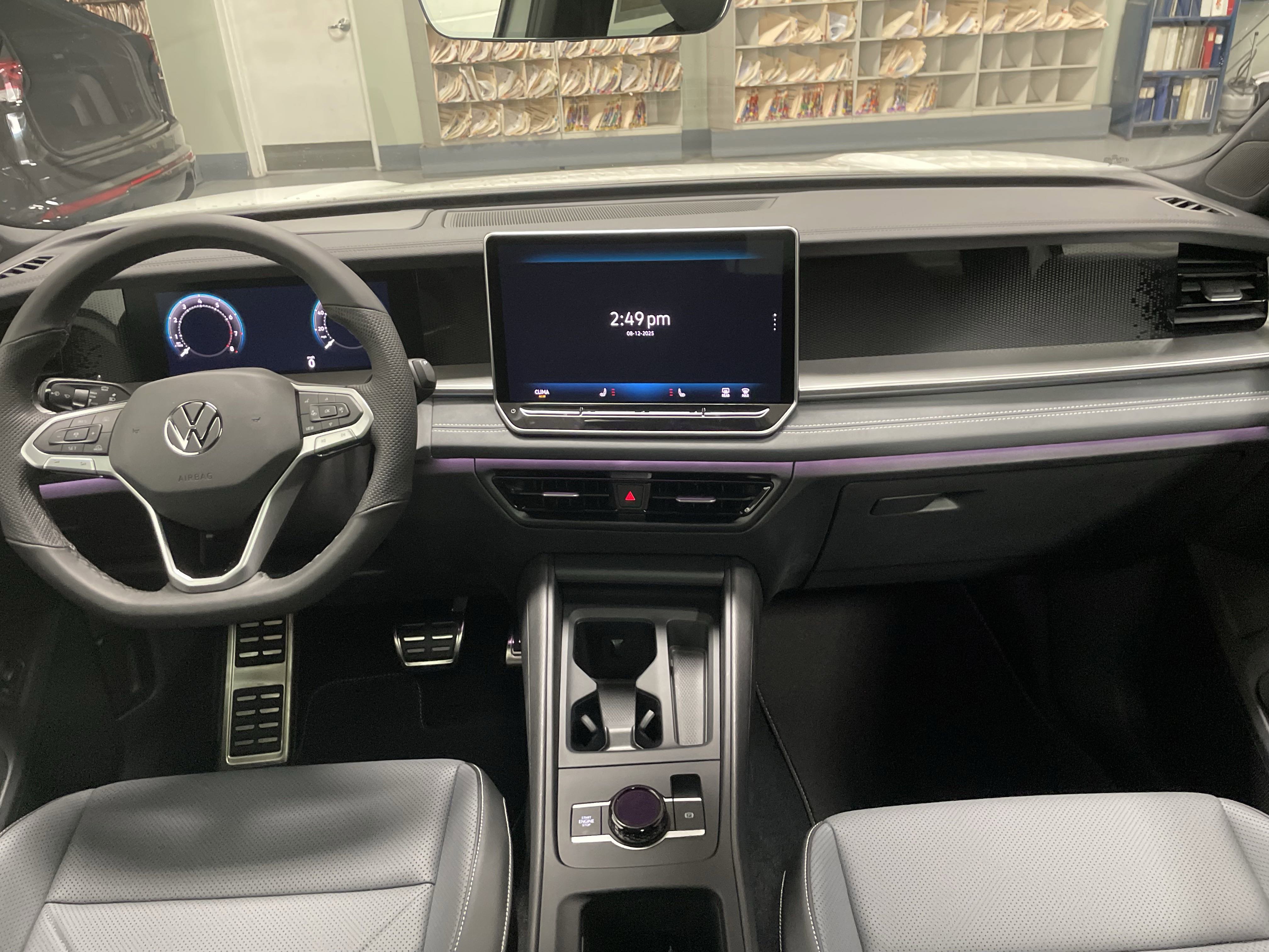 New 2025 Volkswagen Tiguan SE R-Line image 17