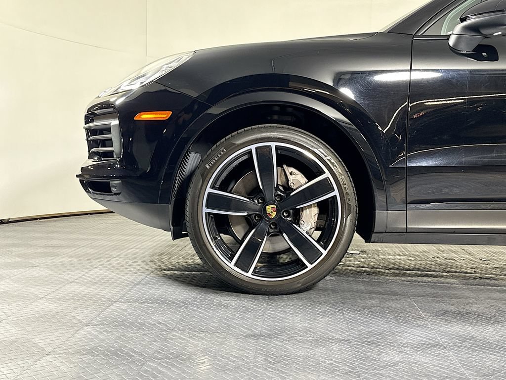 Certified 2023 Porsche Cayenne Platinum Edition AWD/4WD image 30