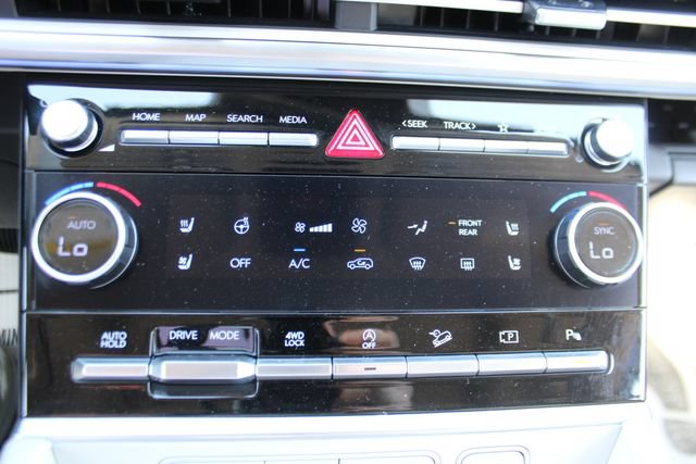 Used 2025 Hyundai Santa Fe Limited AWD/4WD image 22