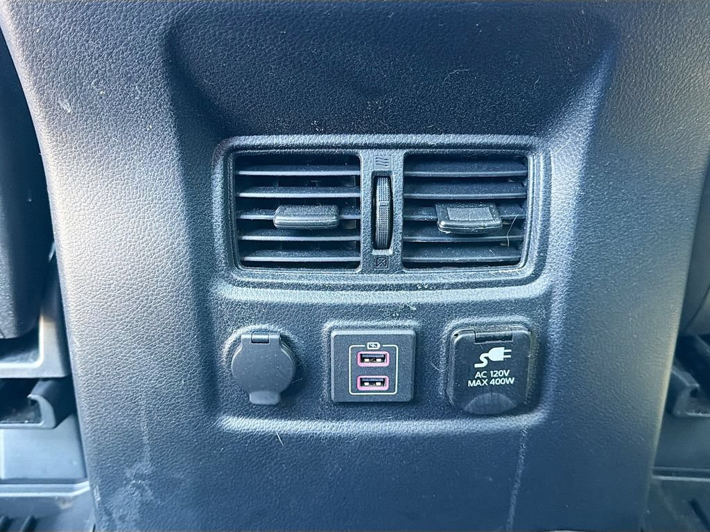 Used 2024 Nissan Titan SV w/ SV Convenience Package AWD/4WD image 24