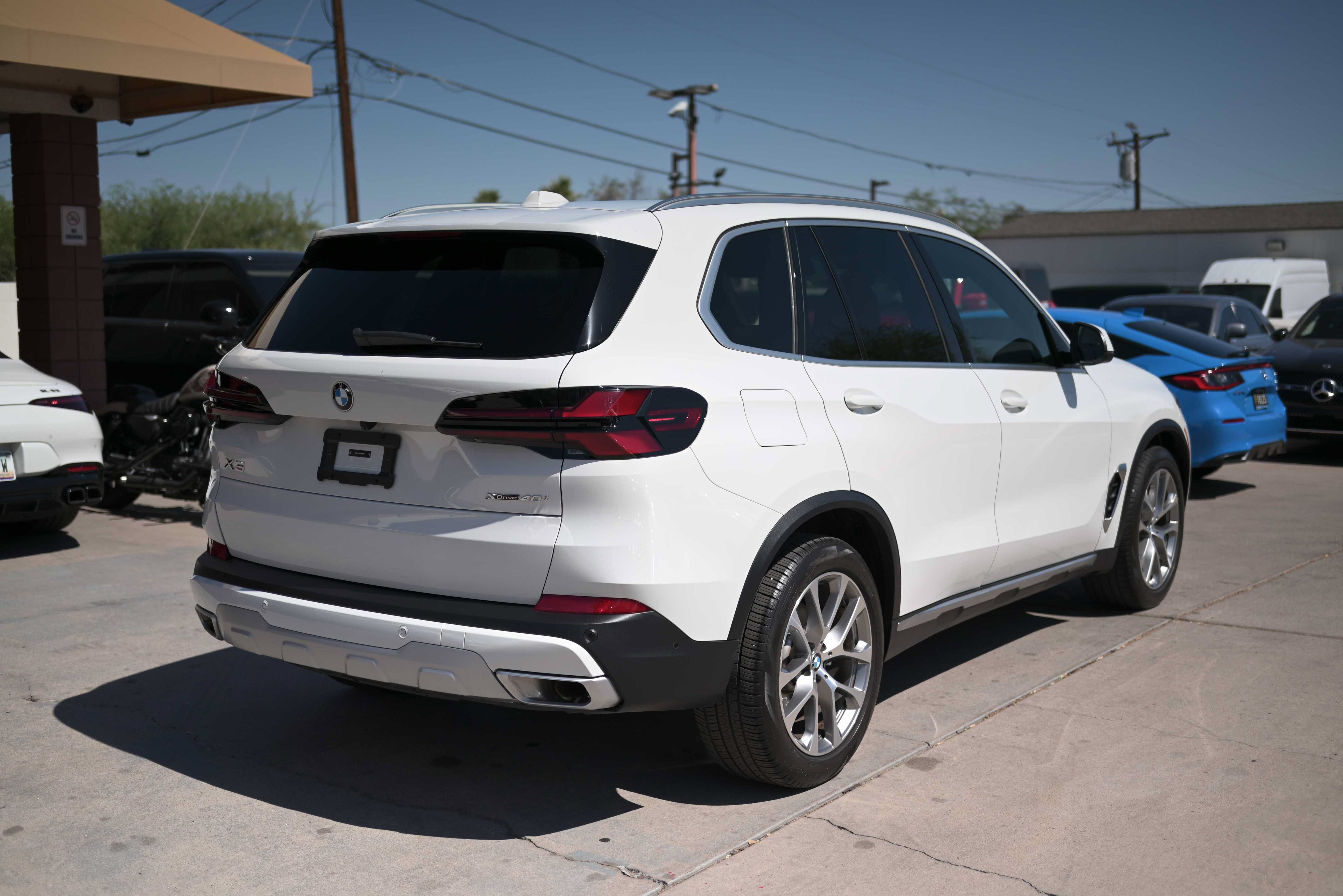 Used 2025 BMW X5 xDrive40i AWD/4WD image 3