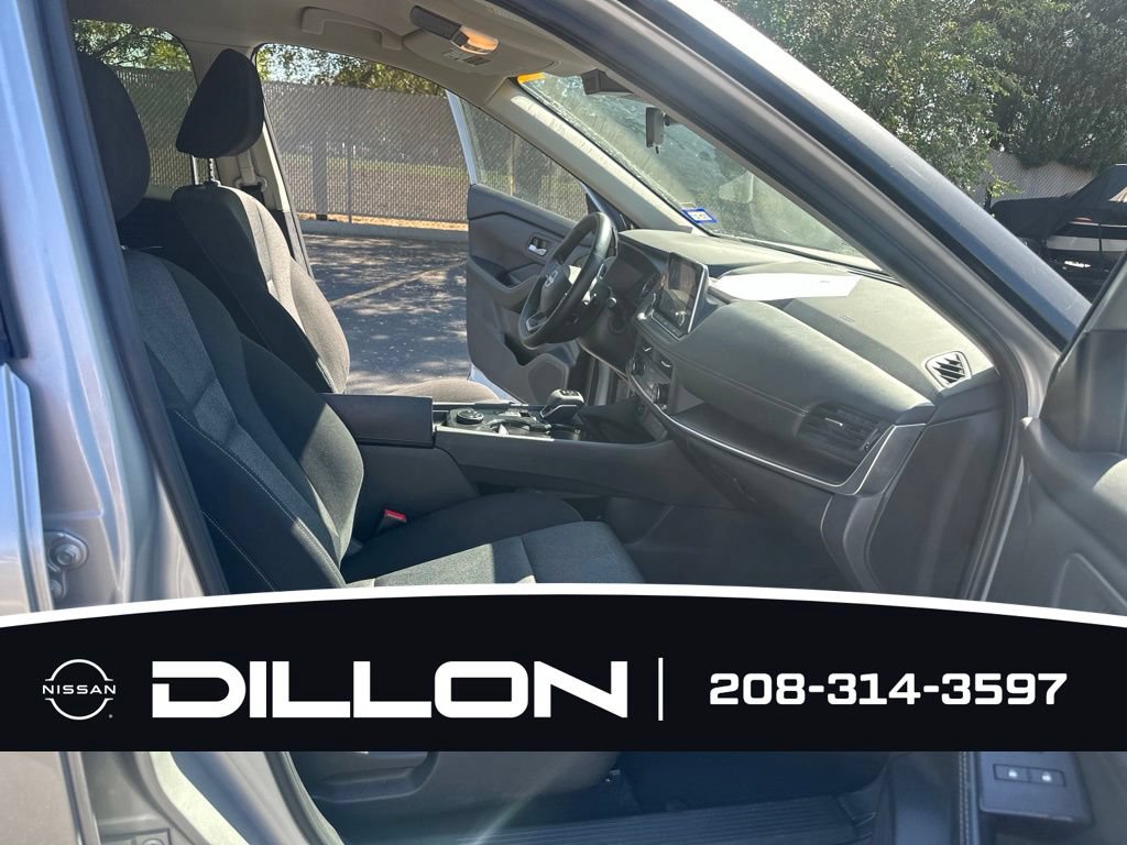 Used 2025 Nissan Rogue SV AWD/4WD image 10