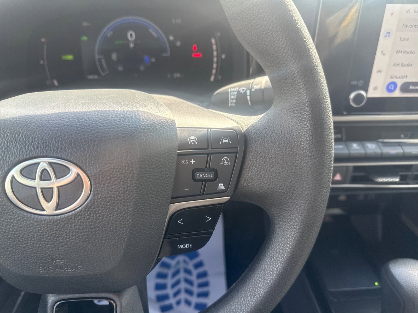 Used 2025 Toyota Camry LE FWD image 18