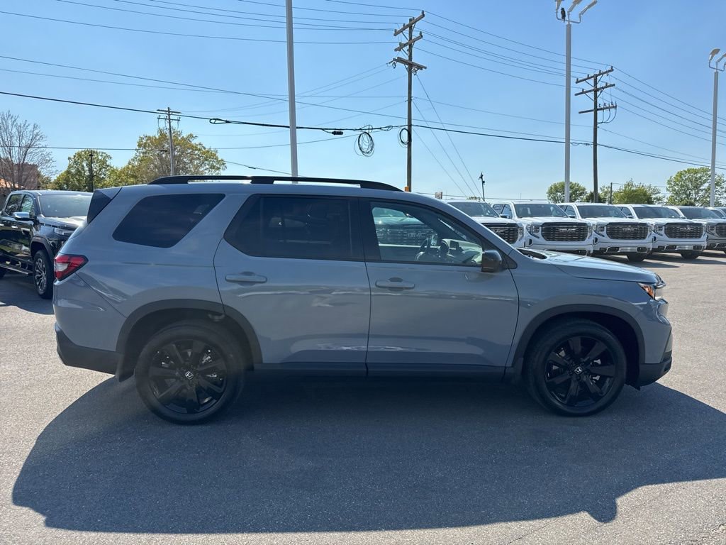 Used 2025 Honda Pilot Black Edition image 6
