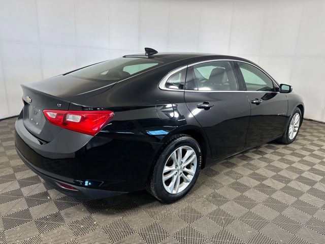 Used 2017 Chevrolet Malibu LT w/ Leather Package image 3