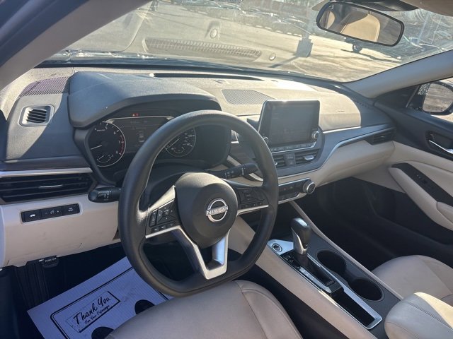 Used 2025 Nissan Altima 2.5 SV image 23