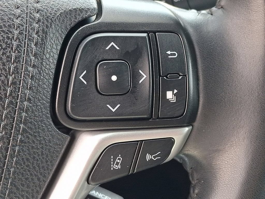 Used 2019 Toyota Highlander Limited AWD/4WD image 29