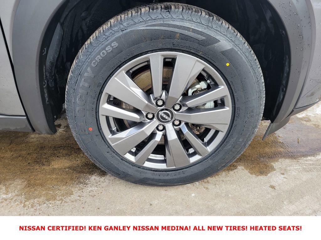 Certified 2025 Nissan Pathfinder SV image 22