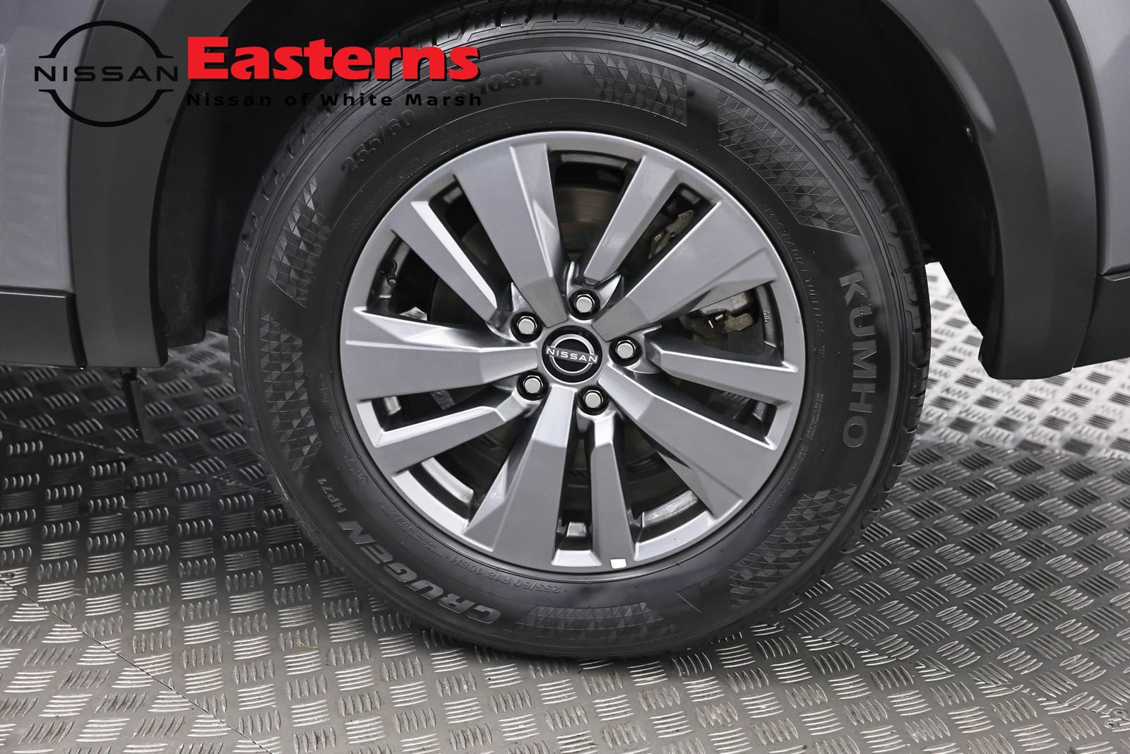 Used 2025 Nissan Pathfinder SV FWD image 34