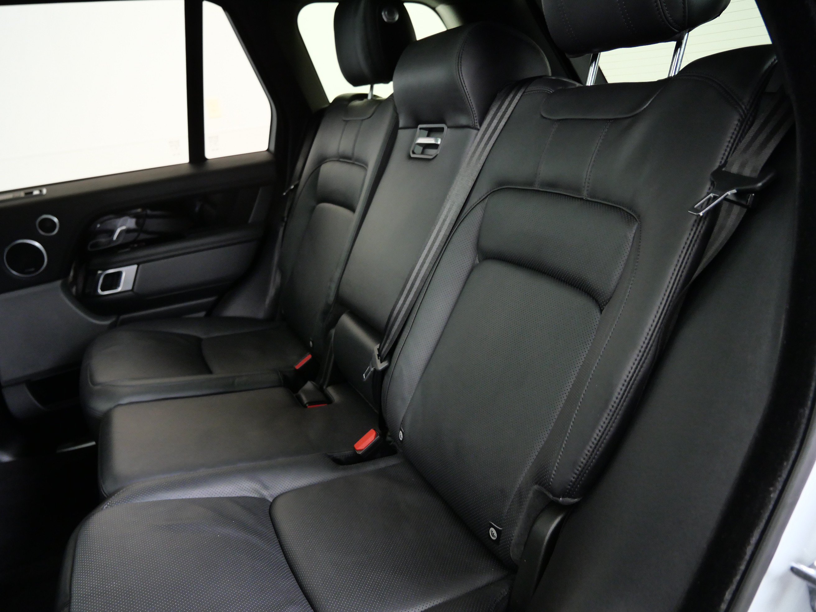 Used 2019 Land Rover Range Rover Supercharged AWD/4WD image 16