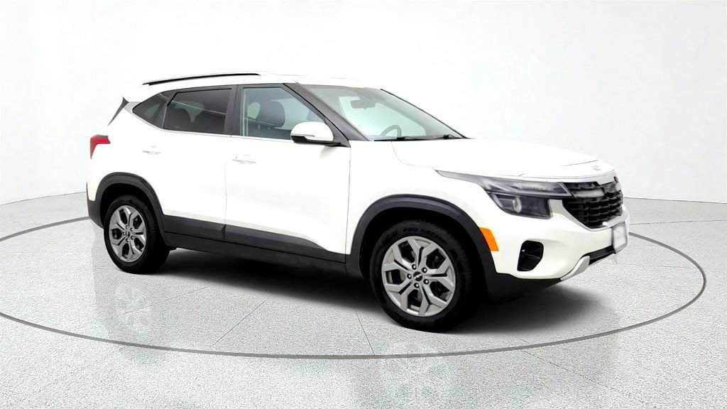 Used 2024 Kia Seltos S AWD/4WD image 3