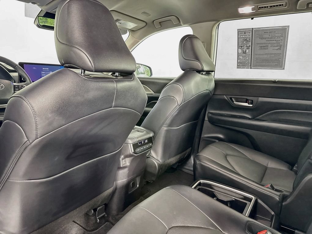 Used 2025 Toyota Grand Highlander FWD image 37