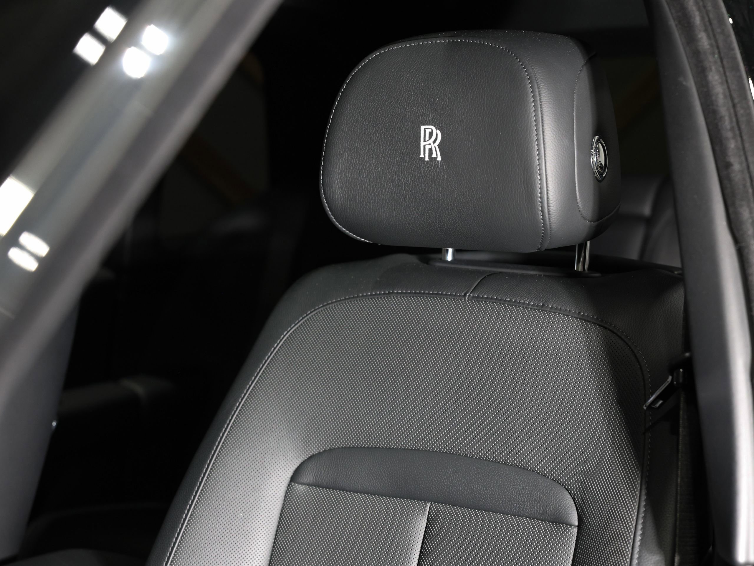 Used 2019 Rolls-Royce Cullinan image 11