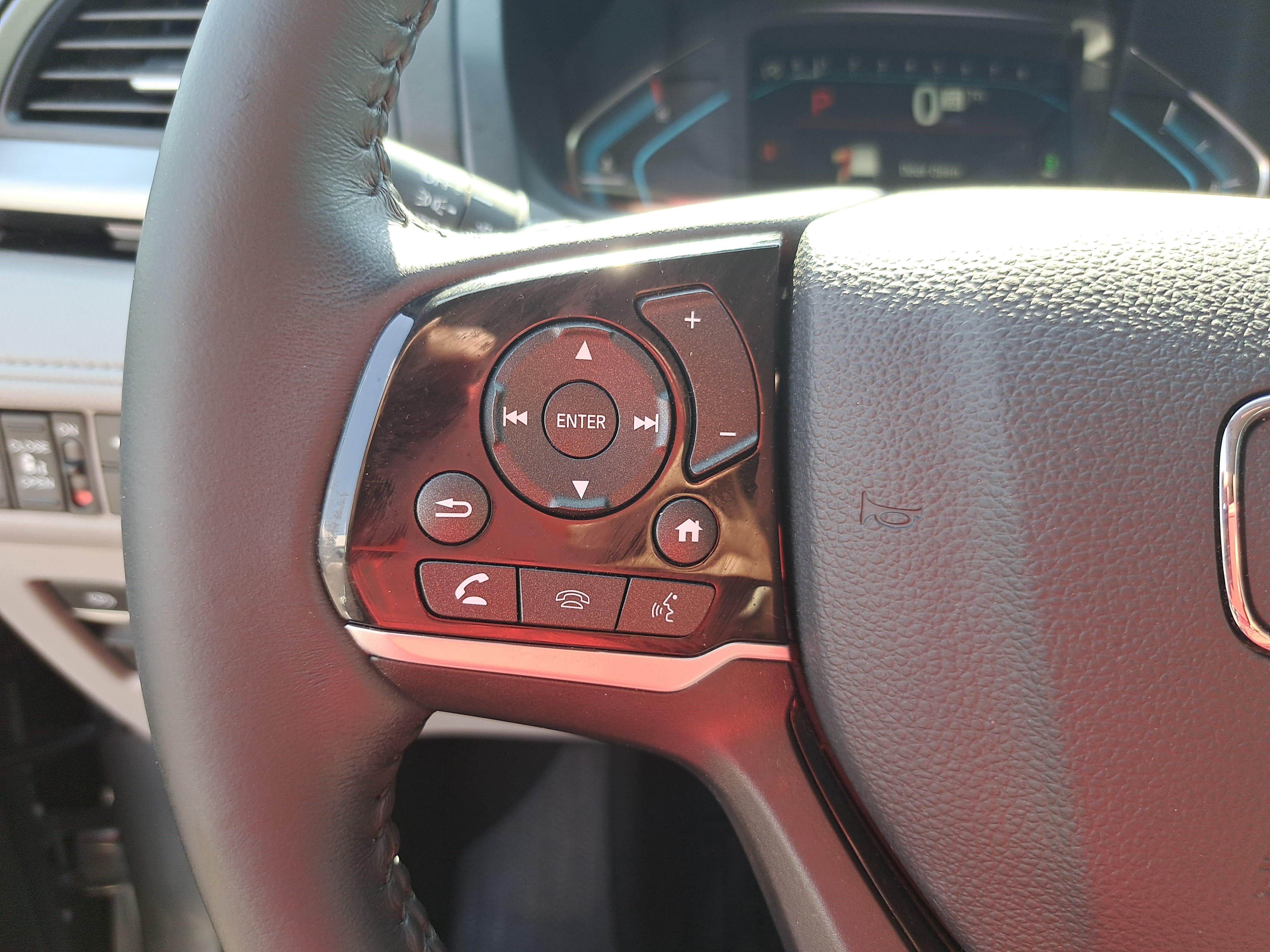 Used 2024 Honda Odyssey Touring image 18