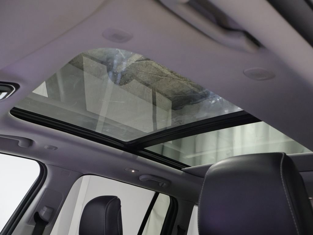 Certified 2023 Jeep Grand Cherokee Limited w/ Black Appearance Package image 32