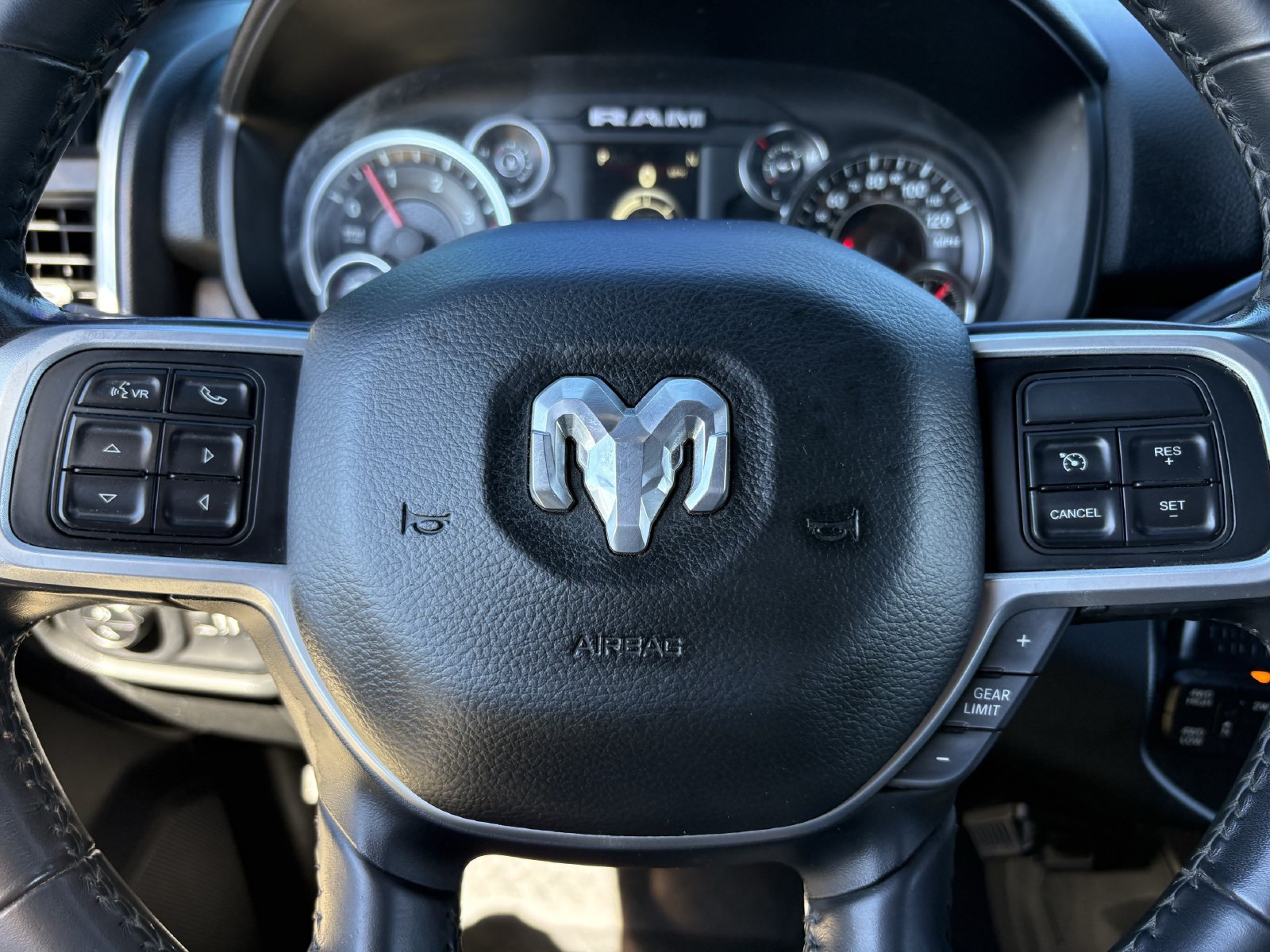 Used 2020 RAM 2500 Big Horn w/ Night Edition AWD/4WD image 37