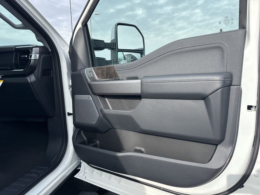 New 2026 Ford F350 Lariat w/ Lariat Ultimate Package image 6