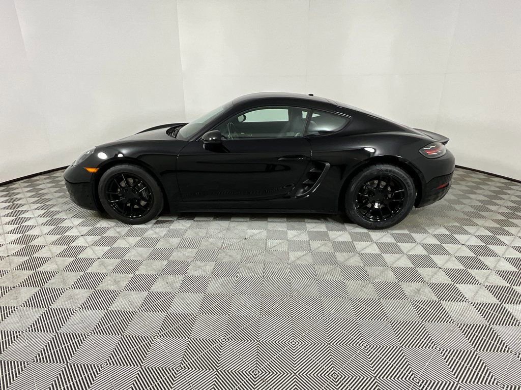 Used 2024 Porsche 718 Cayman image 2