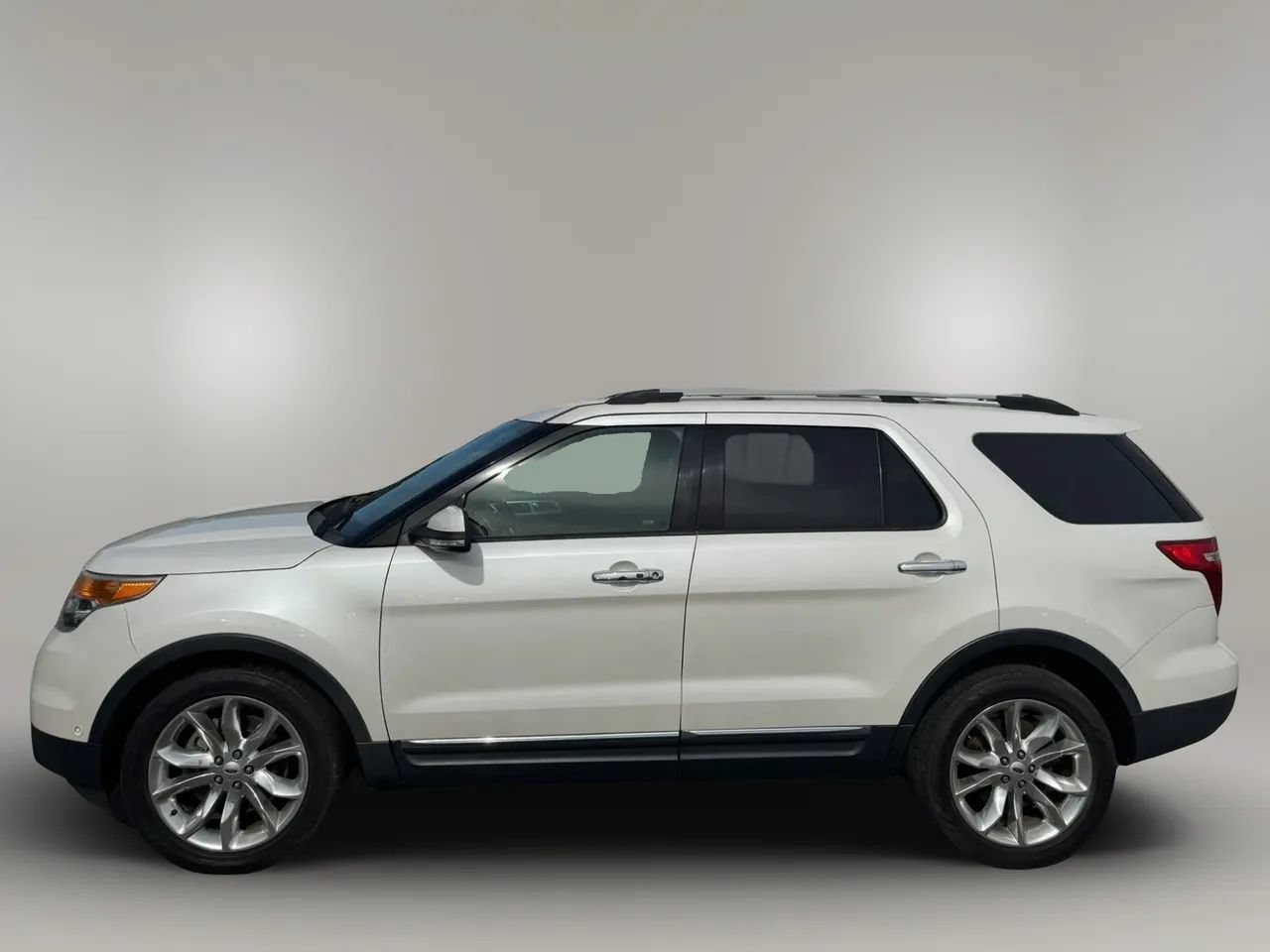 Used 2015 Ford Explorer Limited w/ Equipment Group 303A FWD image 5
