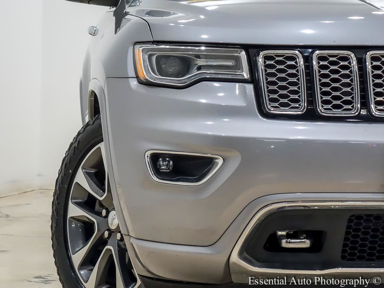 Used 2018 Jeep Grand Cherokee Overland AWD/4WD image 6