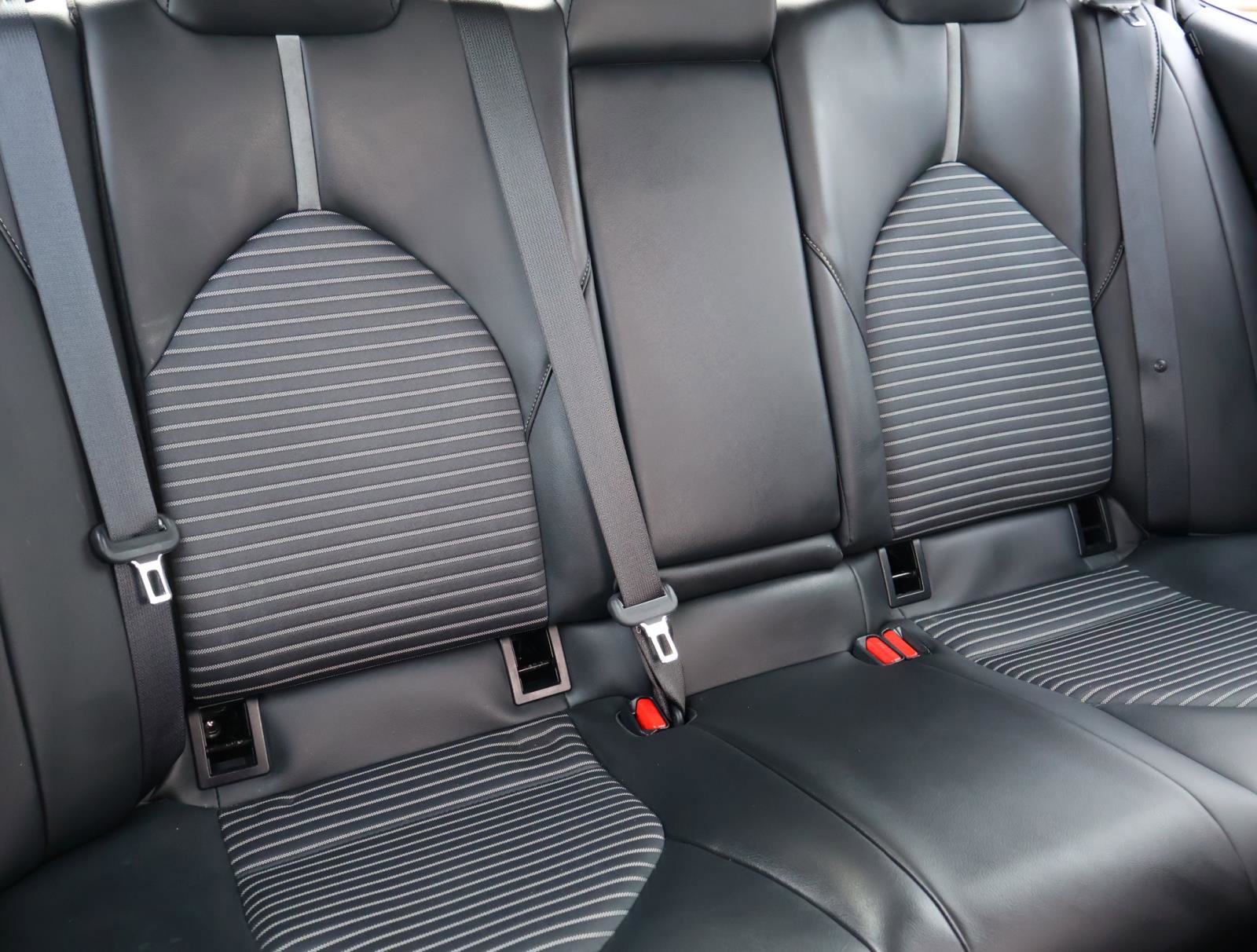 Used 2024 Toyota Camry SE image 21