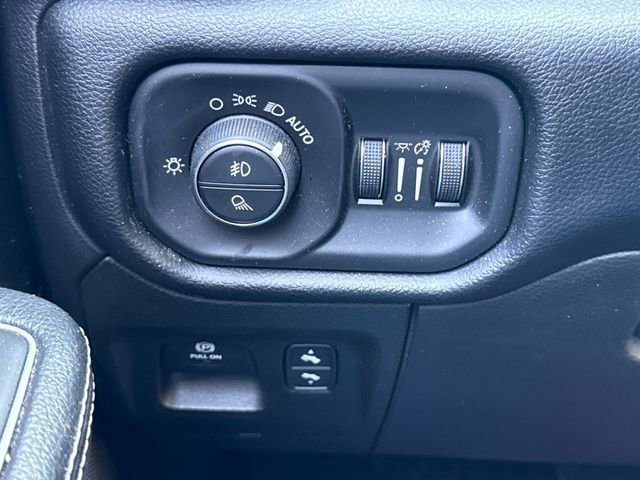 Used 2021 RAM 1500 Laramie w/ Sport Appearance Package AWD/4WD image 34