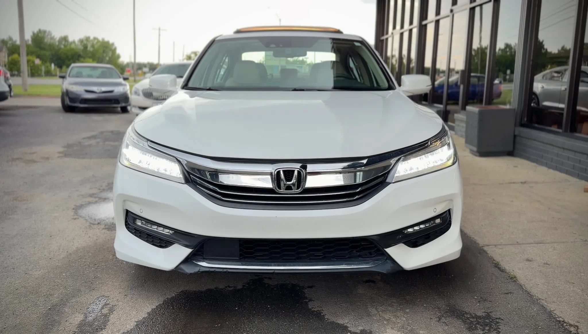 Used 2016 Honda Accord Touring image 6