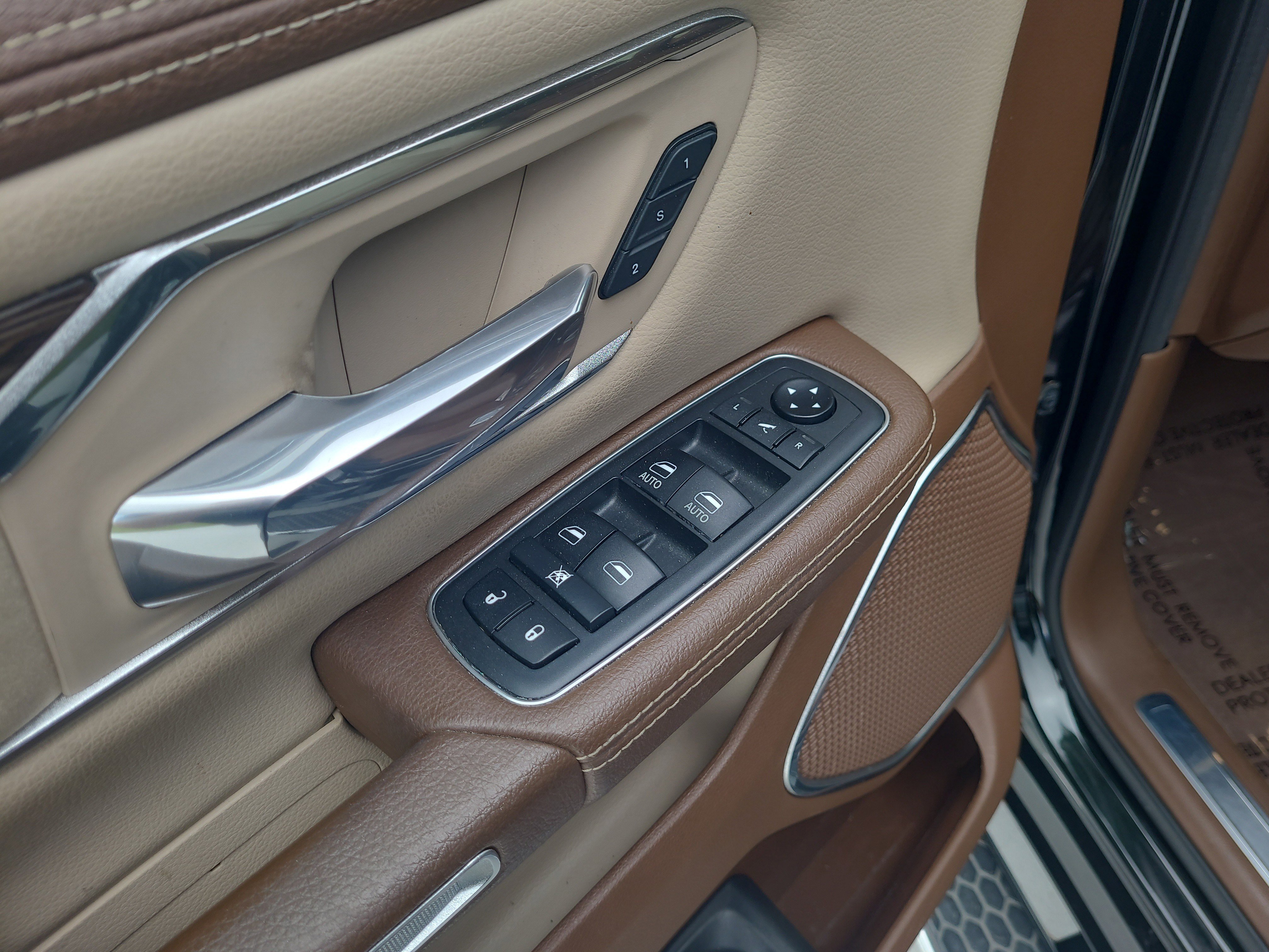 Used 2019 RAM 1500 Laramie image 15