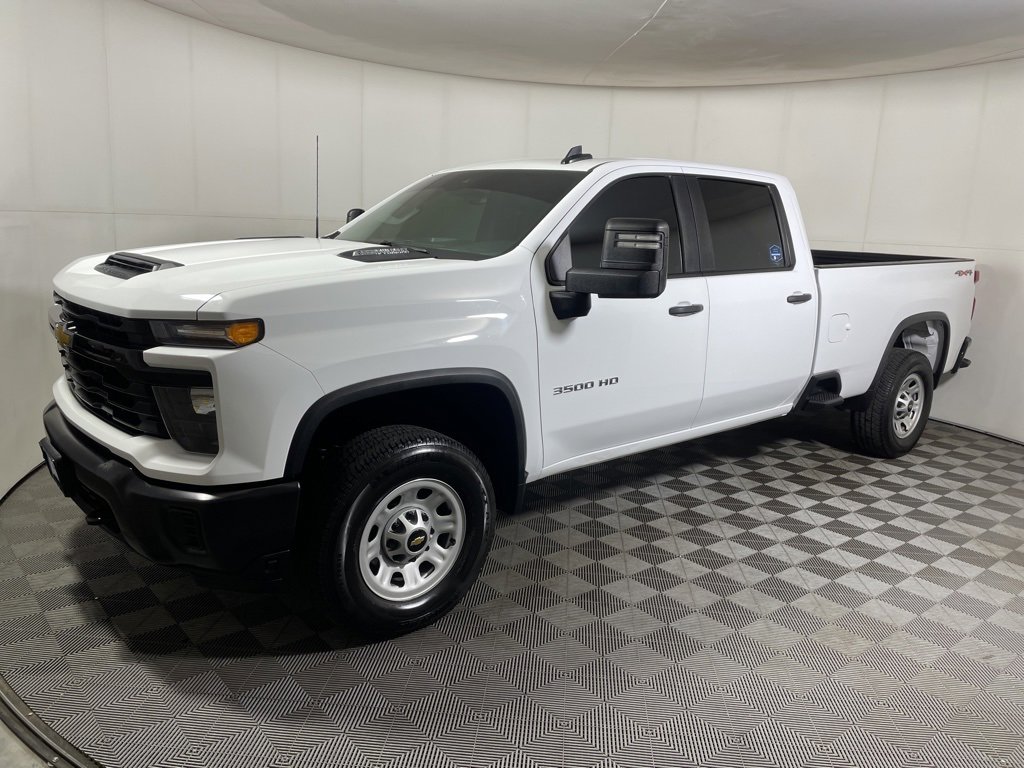 Used 2025 Chevrolet Silverado 3500 W/T image 4