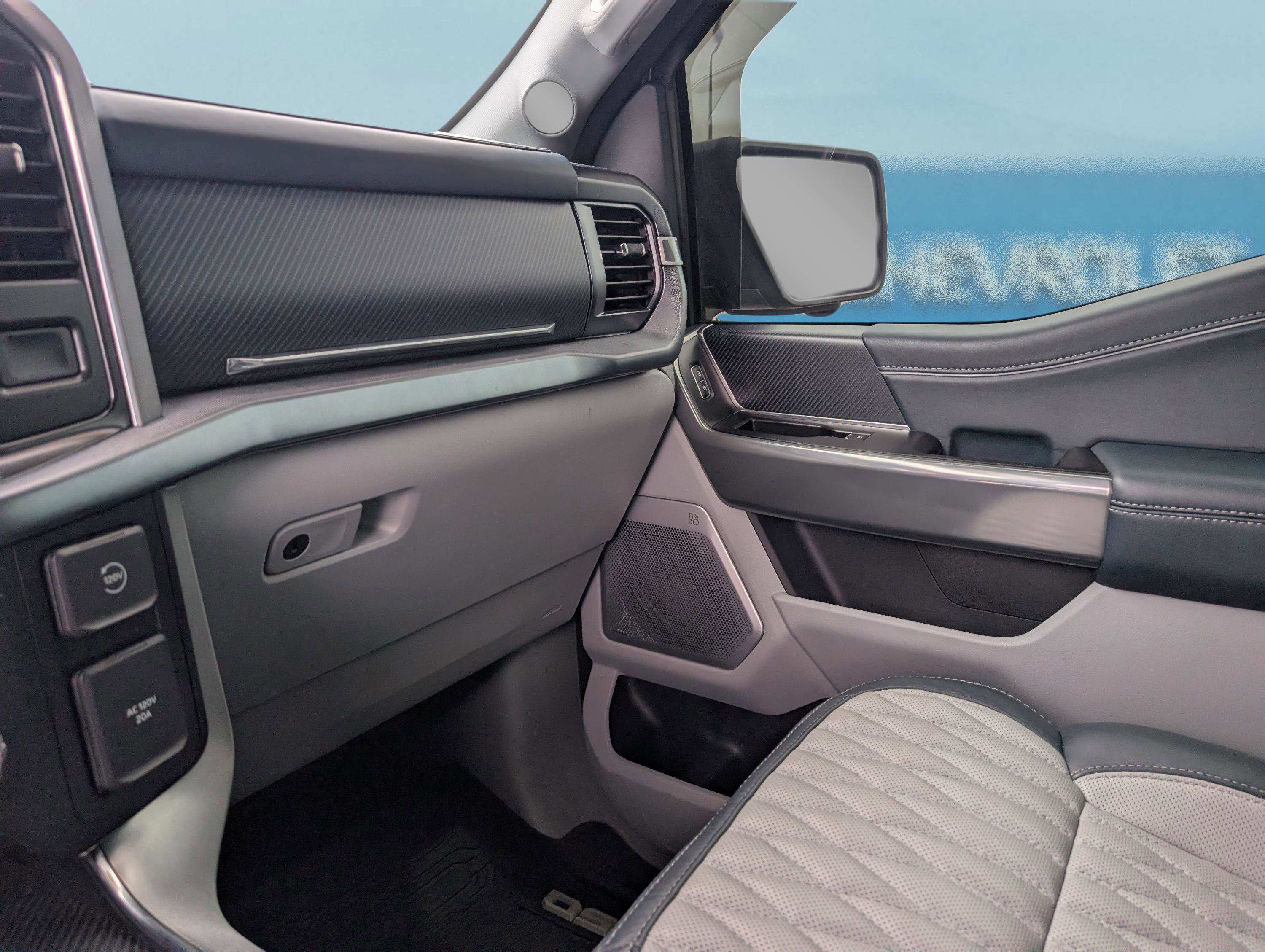 Used 2023 Ford F150 Limited image 32