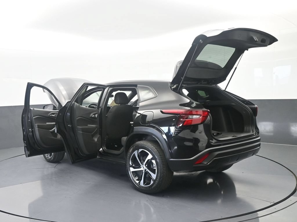 Used 2025 Chevrolet Trax RS w/ Driver Confidence Package FWD image 70