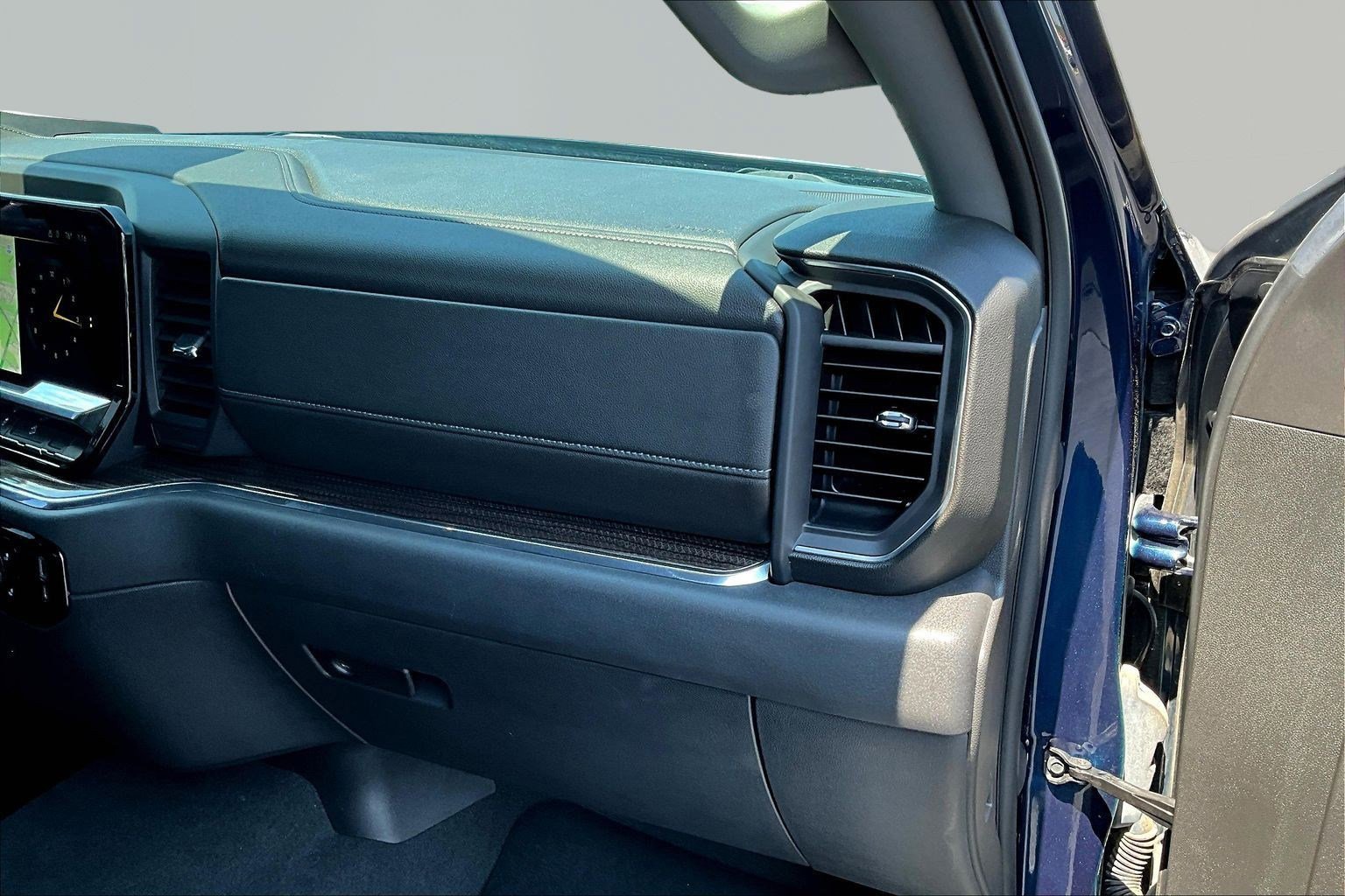 Used 2023 Chevrolet Silverado 1500 LT w/ Z71 Off-Road Package AWD/4WD image 26